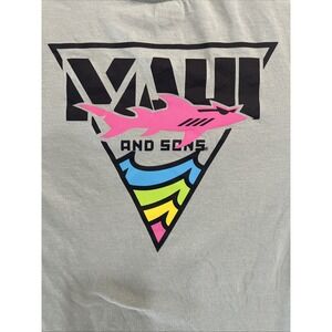 Maui‎ and Sons Mens Shark Graphic T-Shirt Long Sleeve Logo Size M